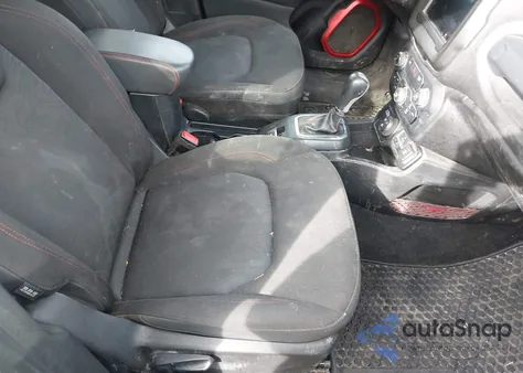 2018 Jeep Renegade Trailhawk 4X4 из США, поврежденный, VIN ZACCJBCB8JPH54696